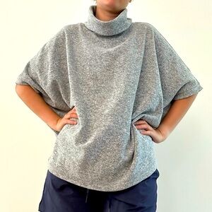 CASLON GREY KNIT TURTLENECK  OVERSIZED PONCHO SWEATER - XS/S
